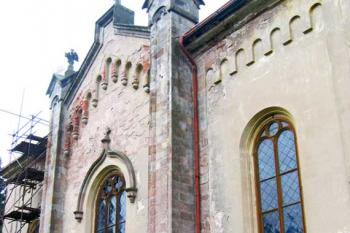 Kostel sv. Petra a Pavla v Chotěvicích ( © Pavel Vítek 09/2007)