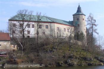 celkový pohled od jihu (© zdeněk komínek, 04/2007)