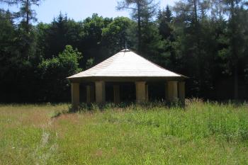 místo se studnou (© D Dohňanský, 07/2015)