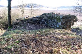 torzo bašty na východě okružního valu ( © Pavel Zany Komárek 8.1. 2005)