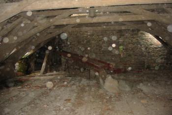interiér podkroví - vstup na vlastní nebezpečí, všude! (© Anna Hladíková, 8/2008)
