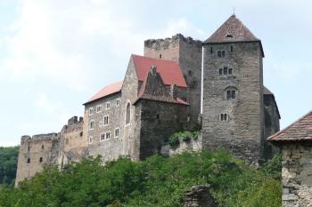 hrad Hardegg od východu ( © Jan P. Štěpánek 07/2009)