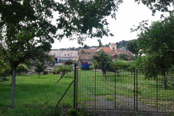 Tvrz - Dětkovice- Zahrady v katastru tvrze a dvorce. (© Ivo Rozehnal 07/2016)