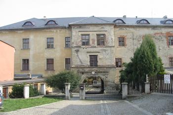 zámek od severu (© D Dohňanský, 04/2015)