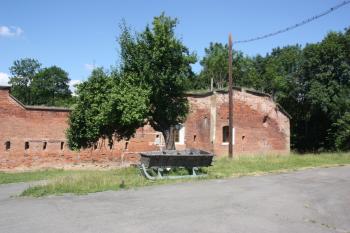Severní část východního (vstupního) průčelí ( © Ivan Grisa 06/2010)