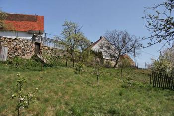 Pohled od severozápadu ( © Luděk Pitter 04/2007)