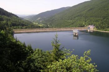 přehrada Šance s hrází ( © Jan P. Štěpánek 06/2007)