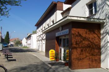 Skalka - lázně (© Ivo Rozehnal, 04/2011)