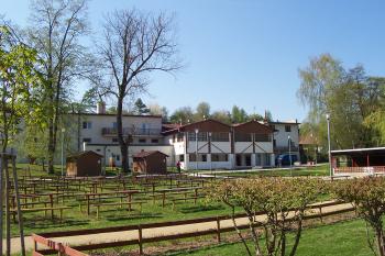 Skalka - lázně (© Ivo Rozehnal, 04/2011)