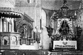pohled do presbytáře na počátku 20. století (© Antonín Podlaha: Posvátná místa království Českého; Díl 1. Vikariáty: Českobrodský, Černokostelecký, Mnichovický a Prosecký, Dědictví sv. Jana Nepomuckého, Praha 1907)