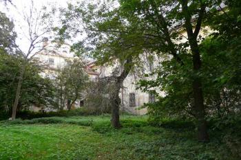 Pohled od jihozápadu, z klášt. zahrady. (© Jaroslav Šefčík, 09/2009)