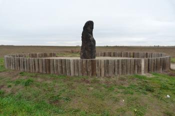 menhir Kamenný muž (© František Kinař, 10/2012)