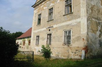 hlavní budova zámklu (© D Dohňanský, 07/2014)