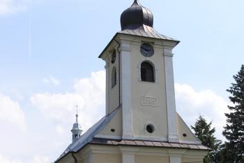 Hlavní průčelí kostela od severu ( © Jan P. Štěpánek 06/2007)