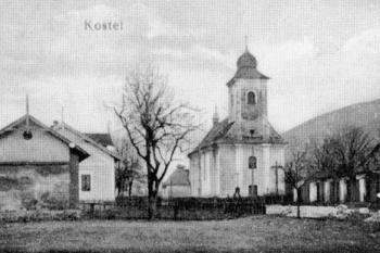 farní kostel na pohlednici ze 30. let 20. století ( © Pozdrav z Frýdecko-Místecka (V. Peter))