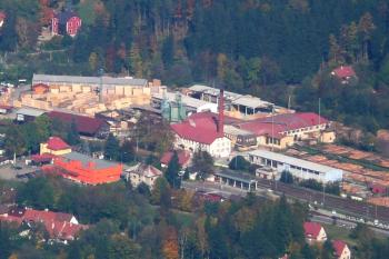 areál bývalé Arcibiskupské pily z vrcholu hory Smrk ( © Jan P. Štěpánek 10/2008)