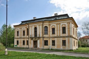 Severní průčelí ( © Luděk Pitter 04/2007)