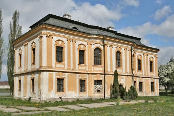 Jihozápadní nároží ( © Luděk Pitter 04/2007)