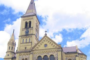 Kostel sv. Petra a Pavla v Hosíně ( © Pavel Vítek 06/2007)