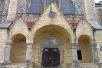 Kostel sv. Petra a Pavla v Hosíně ( © Pavel Vítek 06/2007)