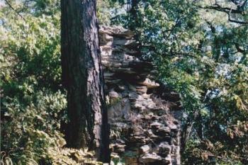 Hradní zdivo (© Lukáš Pechánek, 08/2003)