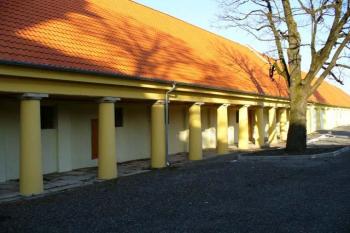 Úmonín - sloupořadí hospodářských stavení (© Pavel Jarý,  10.02.2007)