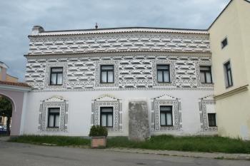 boční fasáda ( © Milan Caha 07/2009)