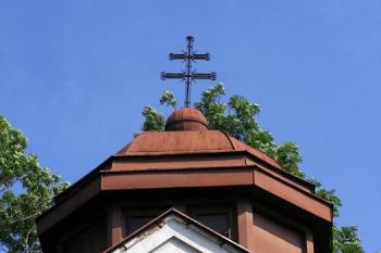 Detail štítu a veže ( © Jan P. Štěpánek 06/2007)
