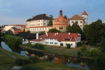 Klasický pohled od vyhlídky Karlov (© Jan Večeřa, 08/2015)
