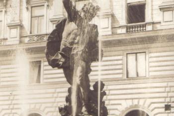 Olomouc - Merkurova kašna - pohlednice z počátku 20.století (soukr.sbírka IvoR) (© TATRA - POSTGART)