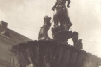 Olomouc - Kašta Tritónů - pohlednice z počátku 20.století (soukr.sbírka IvoR) (© TATRA - POSTGART)