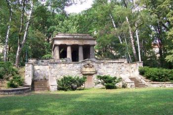 Mauzoleum jugoslávských vojáků v Olomouci (© Ivo Rozehnal, 06/2007)