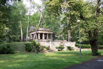 Mauzoleum jugoslávských vojáků v Olomouci (© Ivo Rozehnal, 06/2007)