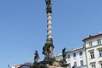 celkový pohled na Mariánský sloup na Dolním náměstí v Olomouci ( © Jan P. Štěpánek 05/2009)