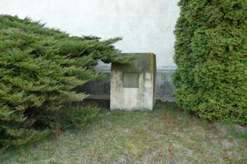 Hroby duchovních (© Jaroslav Šefčík, 04/2009)