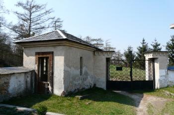Zdevastovaná márnice (© Jaroslav Šefčík, 04/2009)
