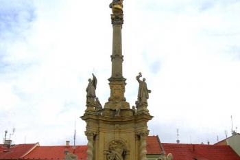 Mariánský sloup v Uničově ( © Pavel Vítek 07/2007)