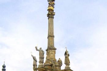 Mariánský sloup v Uničově ( © Pavel Vítek 07/2007)