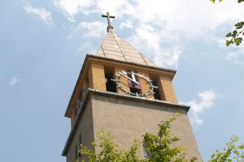 Pohled na kostelní věž ( © Miroslav BITTER 07/2007)
