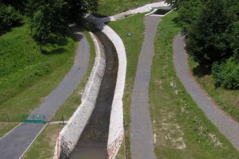 Výpusť přehrady ( © Jan P. Štěpánek 07/2007)