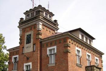 Správní budova přehrady na Bystřičce ( © Jan P. Štěpánek 07/2007)