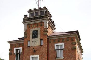 Správní budova přehrady na Bystřičce ( © Jan P. Štěpánek 07/2007)