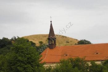 Holý vrch a sutomský kostel (© Petr Lánský, 07/2007)