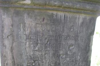 Nápis na zadní straně soklu o obnově roku 1948 ( © Ivan Grisa 06/2010)