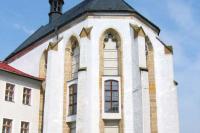 klášter minoritů s kostelem Povýšení sv. Kříže