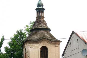 Zvonice, stojící vedle kostela sv. Havla ve Štolmíři ( © Pavel Vítek 07/2007)