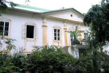 Zámek v Úhrově u Chotěboře ( © Pavel Vítek 06/2007)