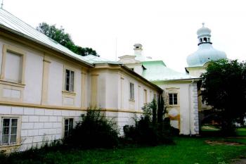 Zámek v Úhrově u Chotěboře ( © Pavel Vítek 06/2007)