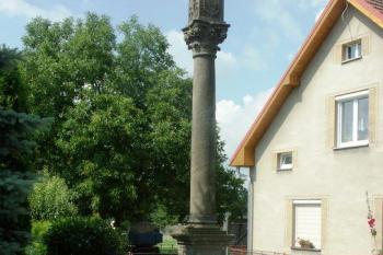 Sloup jezuity Burnatia - celkový pohled (© Milan Caha, 07/2007)