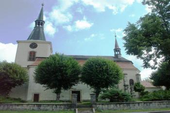 Kostel sv. Martina - pohled od jihu (© Milan Caha, 07/2007)